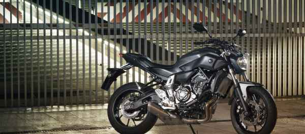 2014-Yamaha-MT-07-EU-Deep-Armor-Static-012