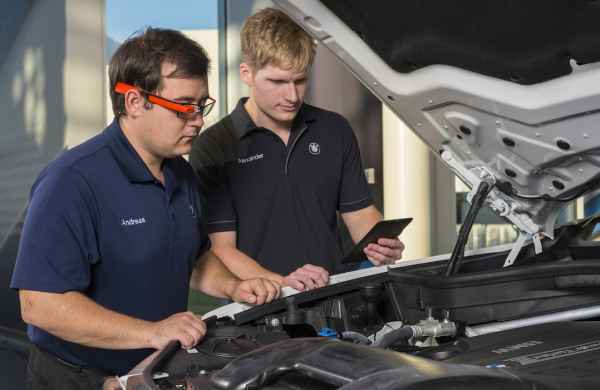 bmw-group-testa-i-google-glass-per-garantire-la-qualita-nella-produzione-p90168711