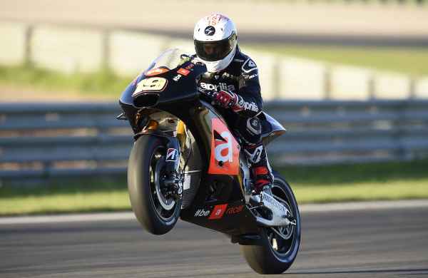 tre-giorni-di-test-a-valencia-hanno-dato-il-via-allavventura-di-aprilia-in-motogp-0000000350-01apriliaracing bautista