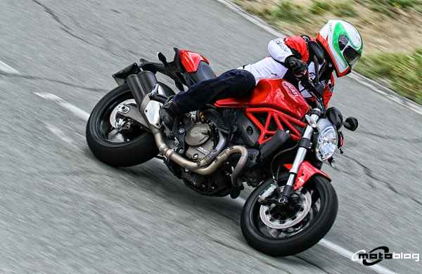 ducati-monster821-6