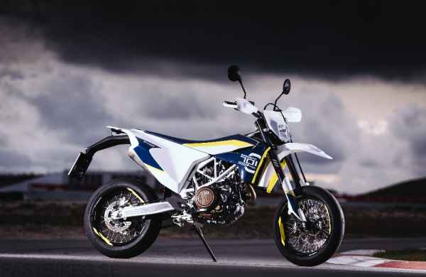 701 SUPERMOTO_Static.463