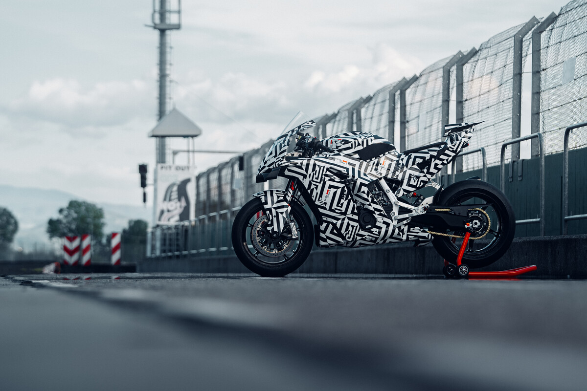 2025 KTM 990 RC 2