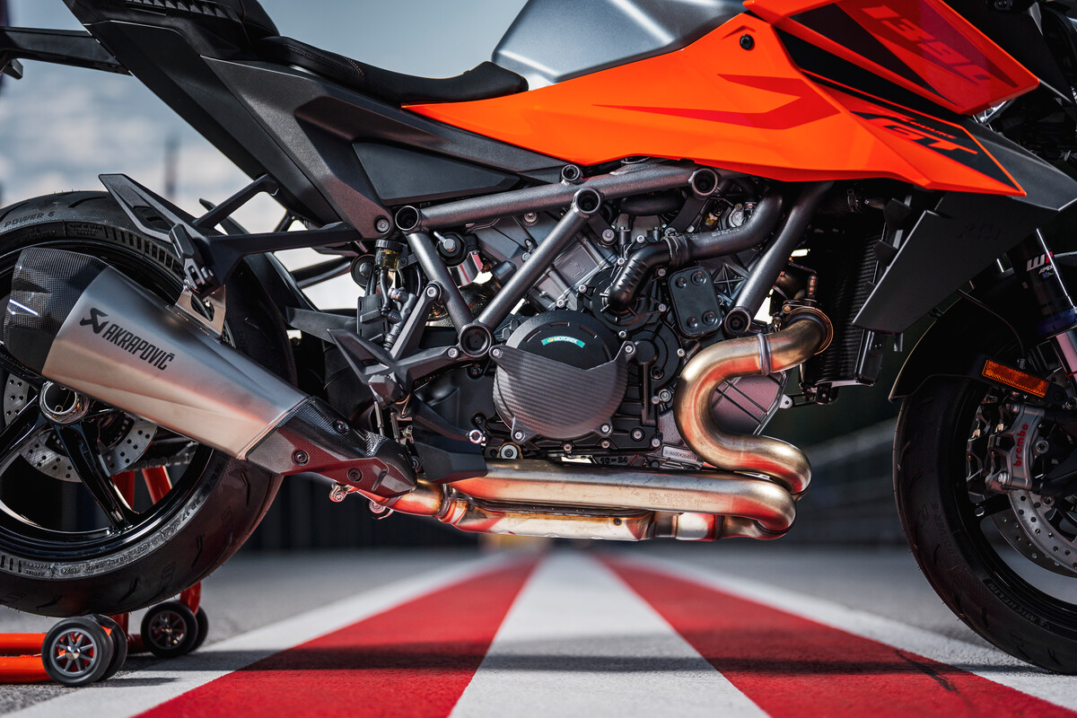 2025 KTM 1390 SUPER DUKE GT 7